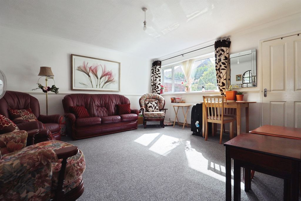 Property photo 3 of 17