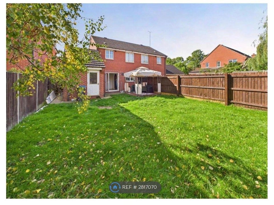 Property photo 2 of 21 Garden With Pergola