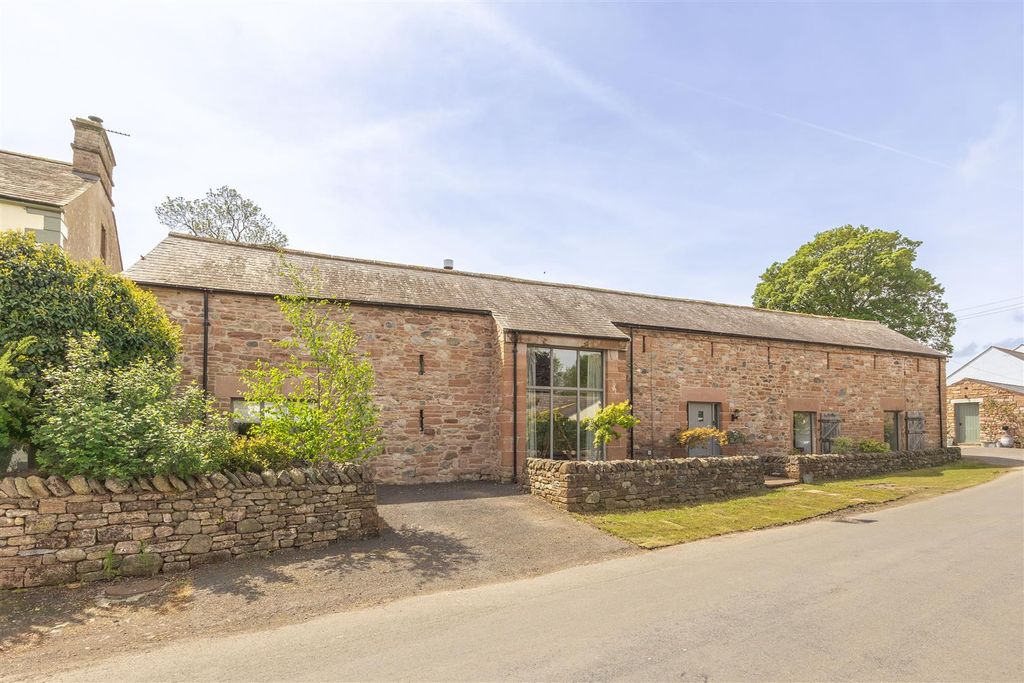 Property photo 1 of 41 Blossom Barn