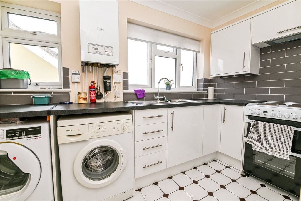 Property photo 3 of 15 Picture No. 06