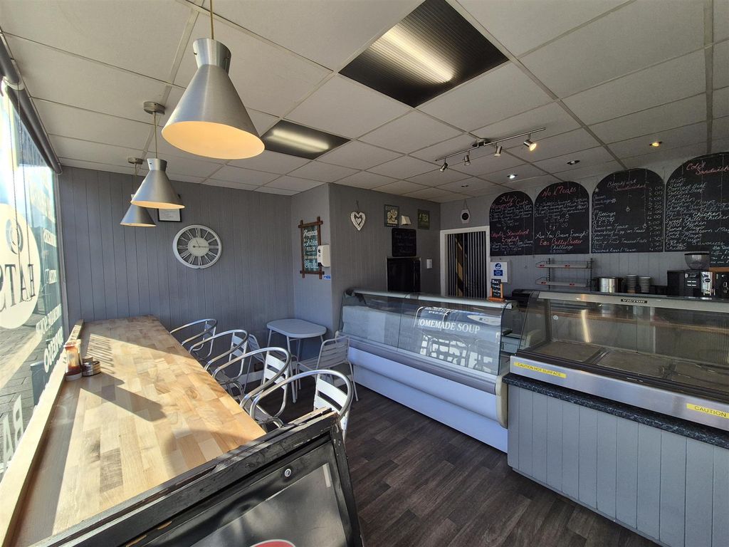 Property photo 2 of 8 Photo 1