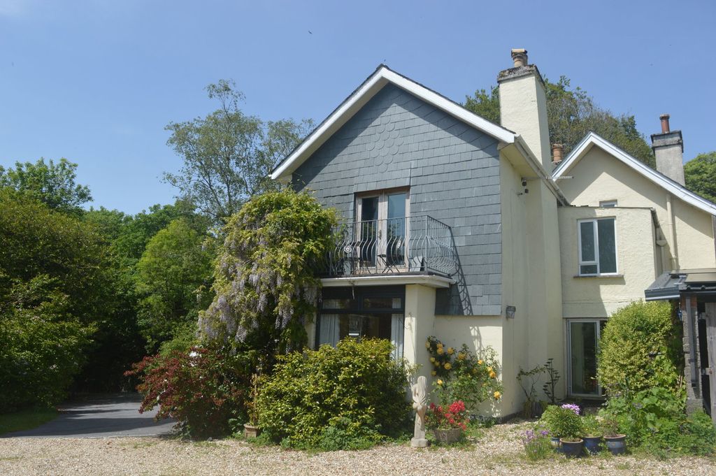 Property photo 1 of 29