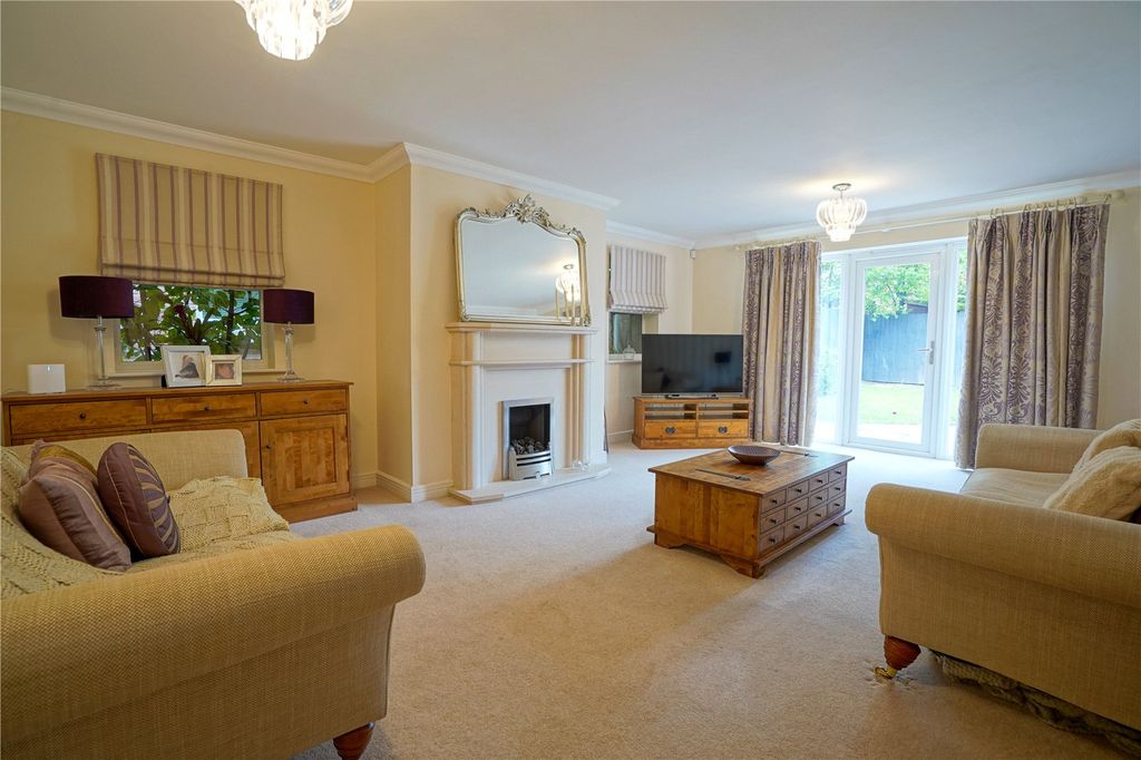 Property photo 2 of 29 Picture No. 13