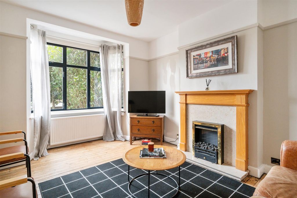 Property photo 2 of 10 Reception Room
