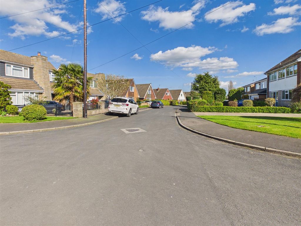 Property photo 2 of 8 Location