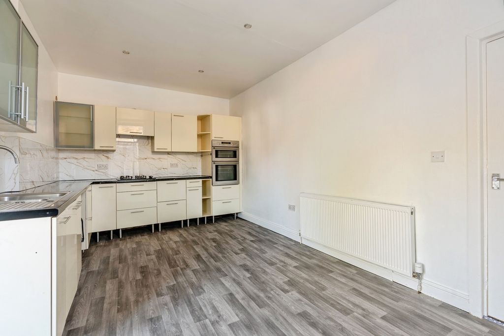 Property photo 3 of 13 Pbox-Img.Jpg