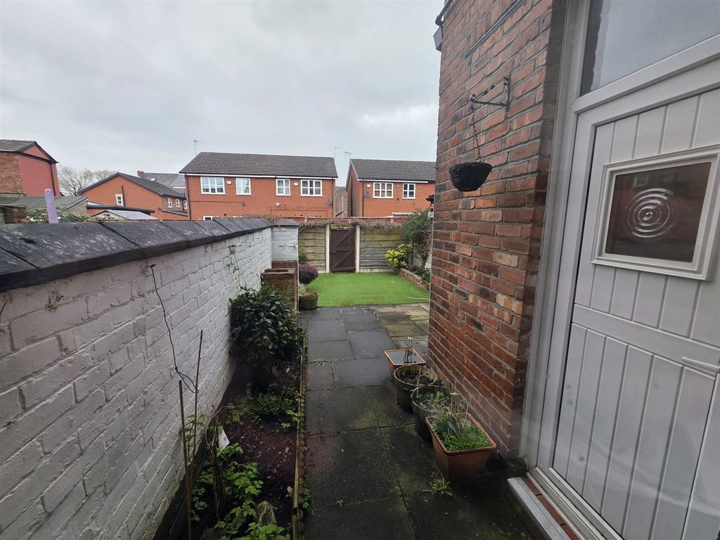 Property photo 3 of 6 57852131-c38B-4797-A3c2-d792B3839E4A.Jpg