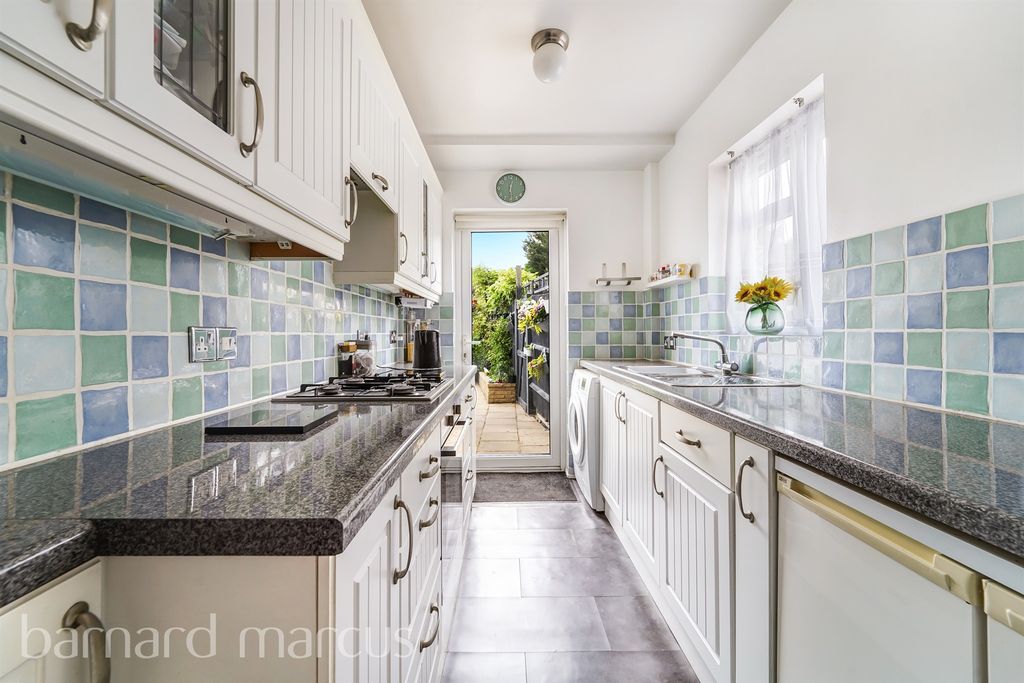 Property photo 3 of 24