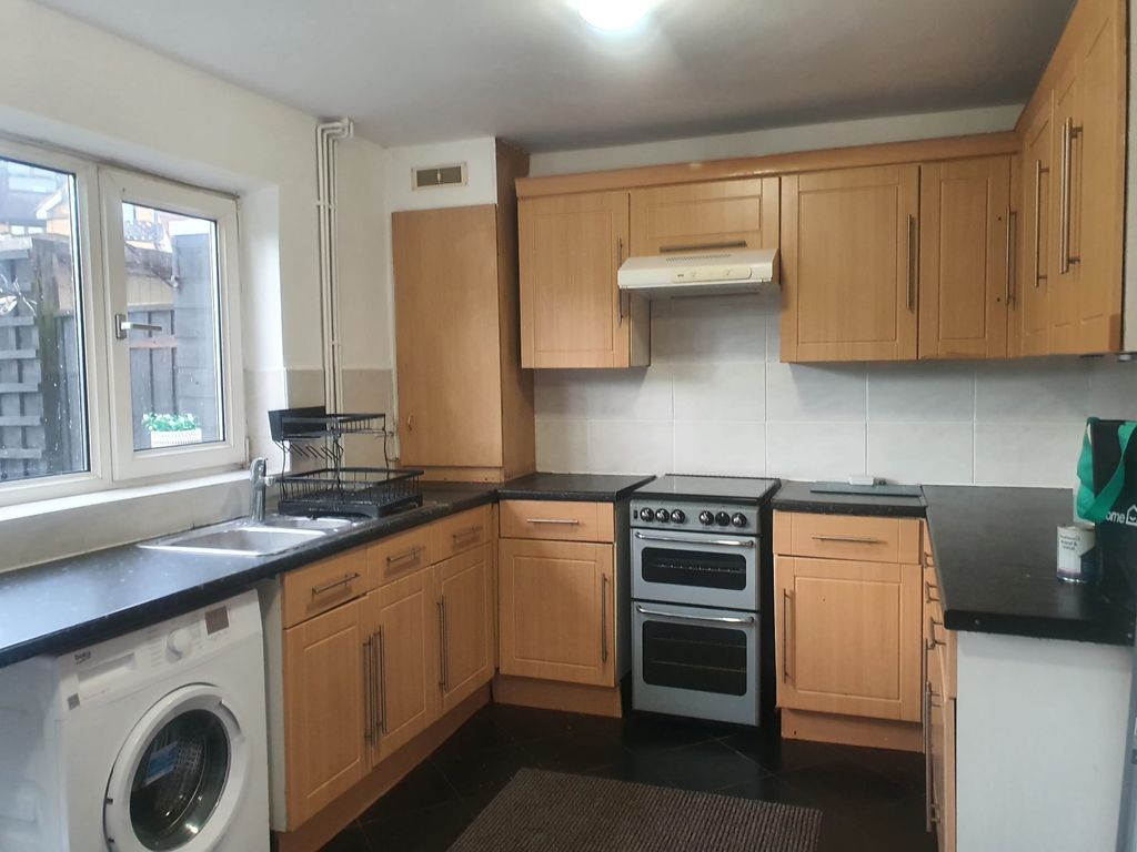 Property photo 2 of 33