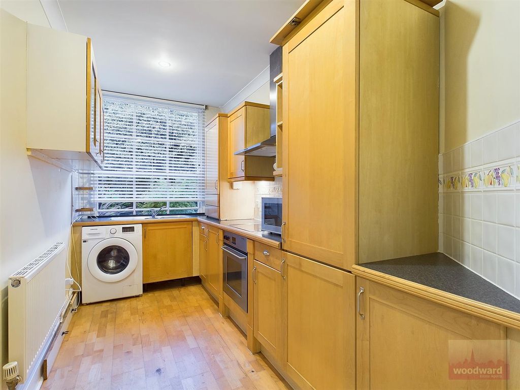 Property photo 2 of 21 Cam01320G0-Pr0267-Still009.Jpg