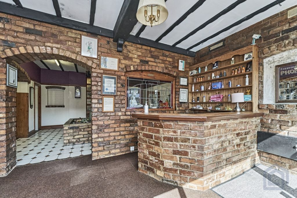 Property photo 2 of 34