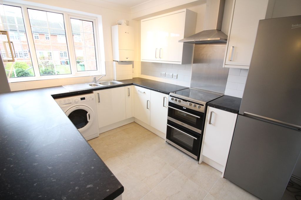 Property photo 2 of 8 6 The Pantiles (5).J