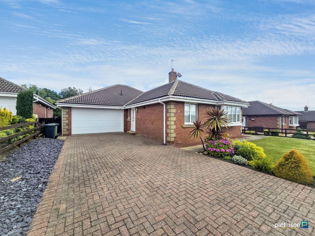 Property photo 1 of 32