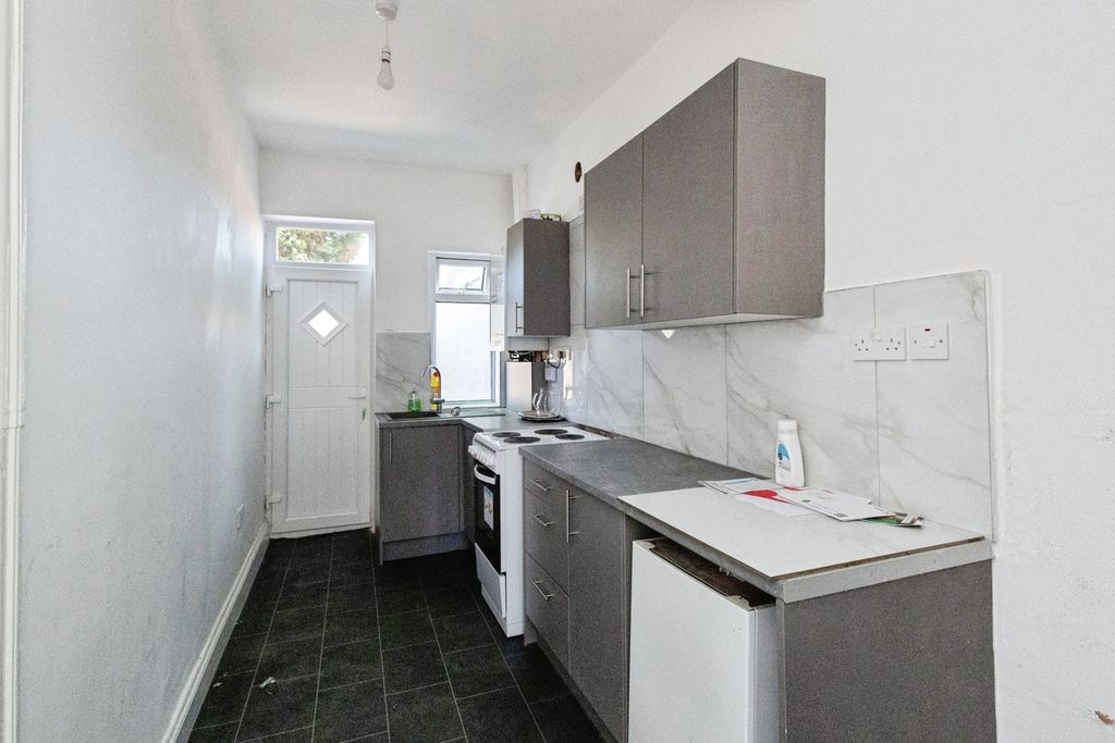 Property photo 2 of 17 Pbox-Img.Jpg