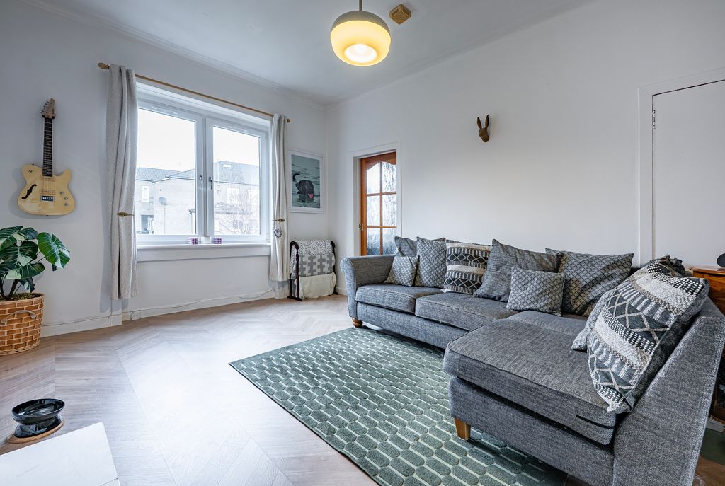 Property photo 2 of 26