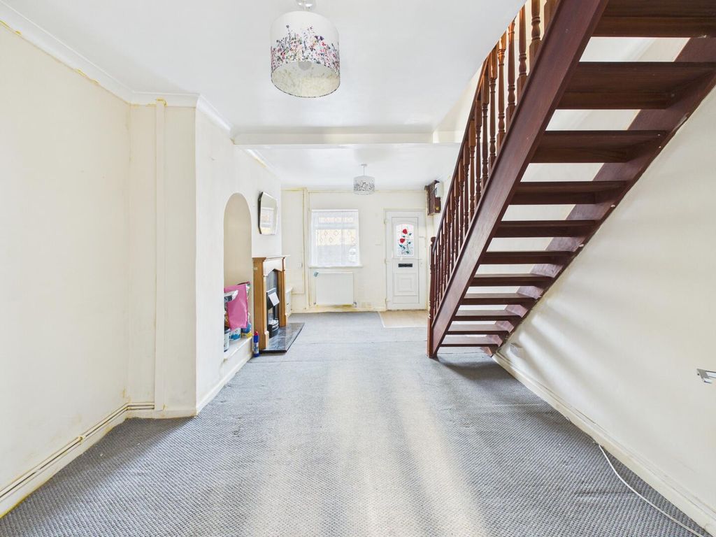 Property photo 3 of 7 Lounge