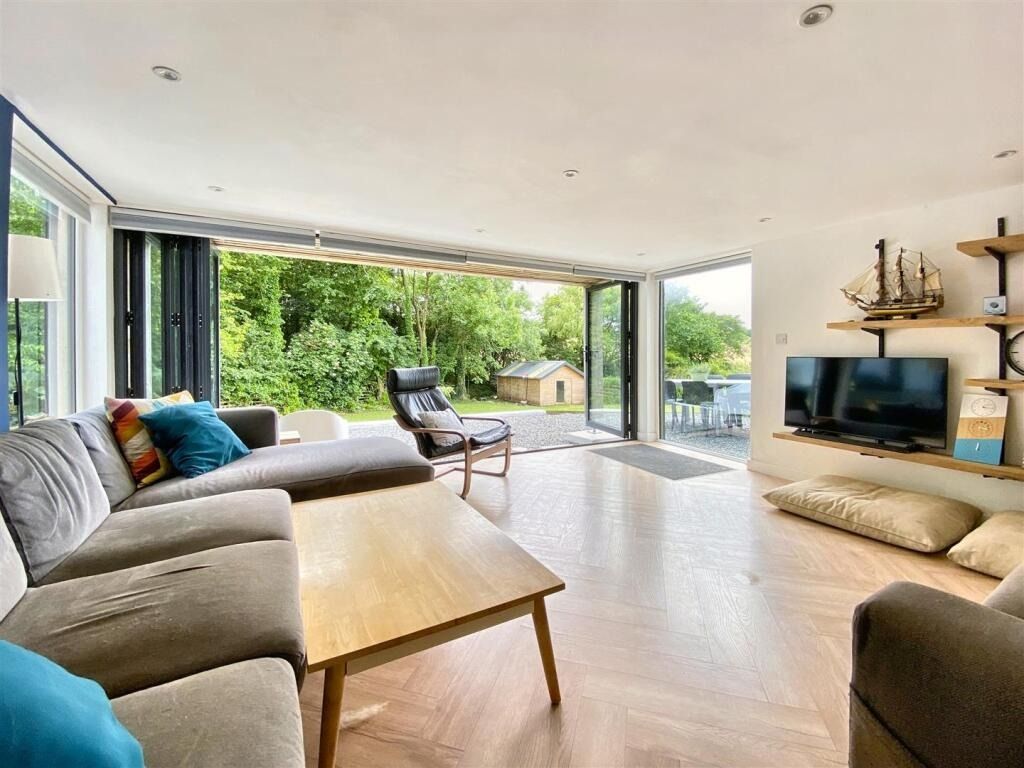 Property photo 3 of 32 4842803