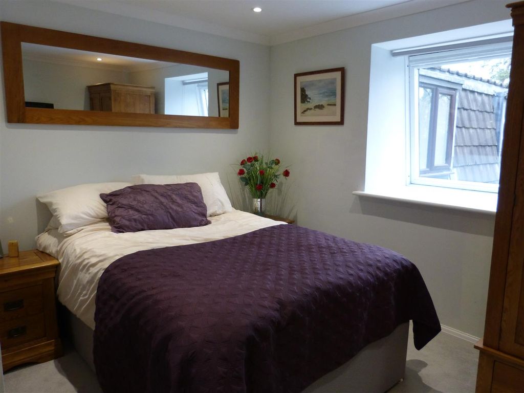 Property photo 2 of 8 Bedroom 1.Jpg