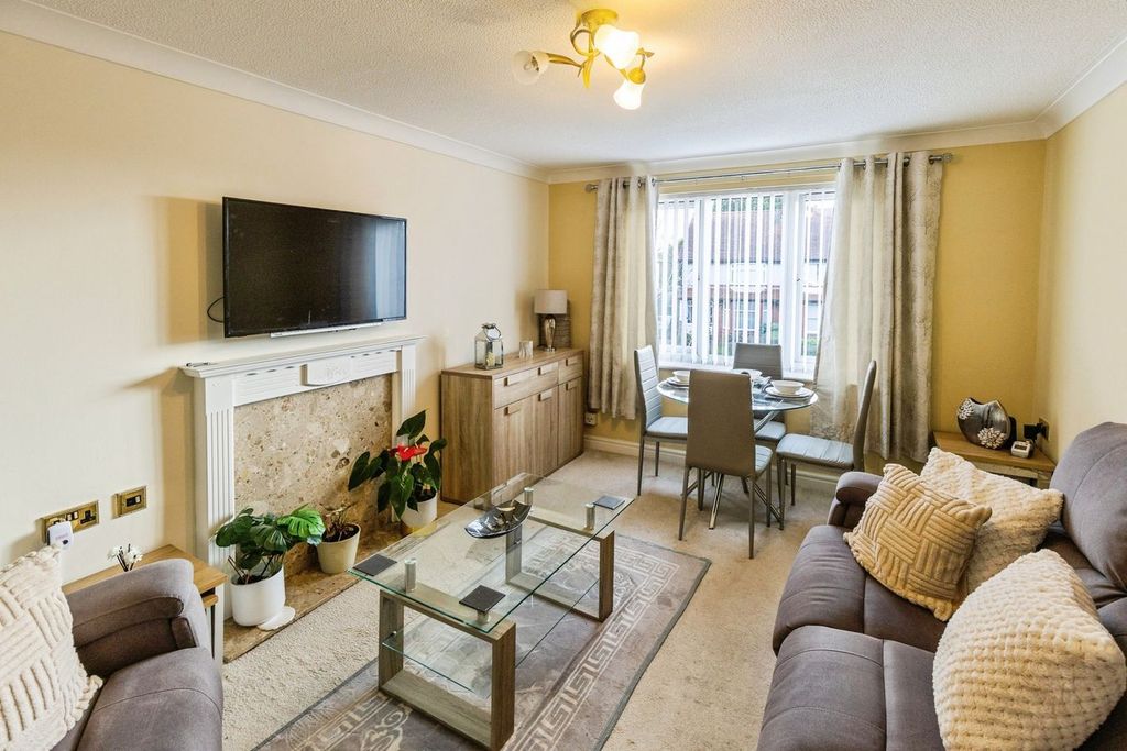 Property photo 2 of 15