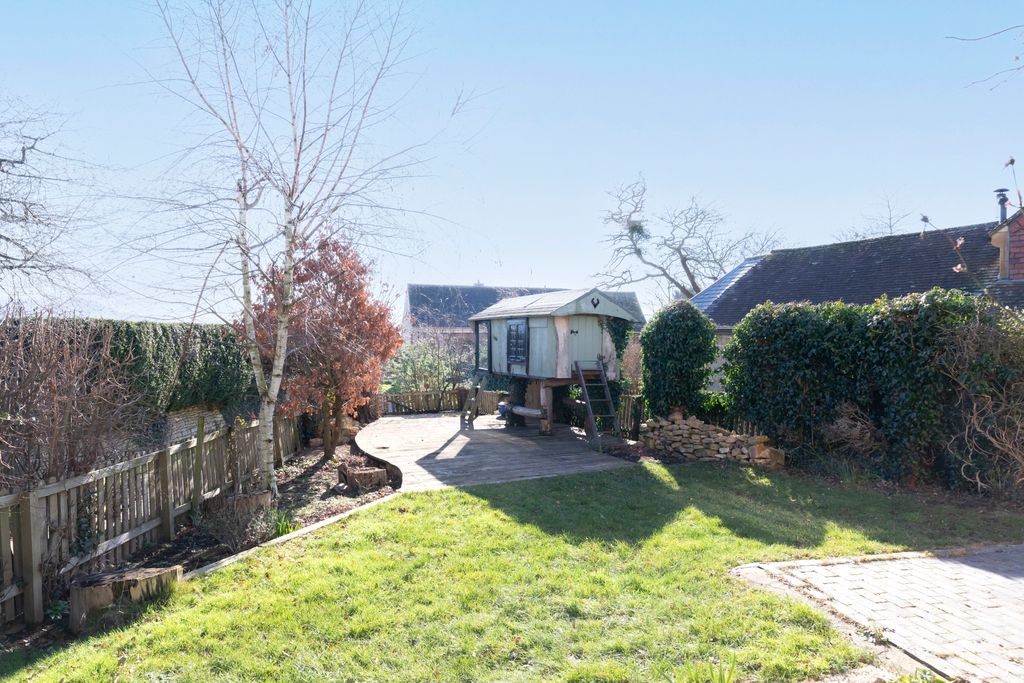 Additional image 15 of 3 bed semi-detached house to rentThe Old Thatch, Grafton GL20