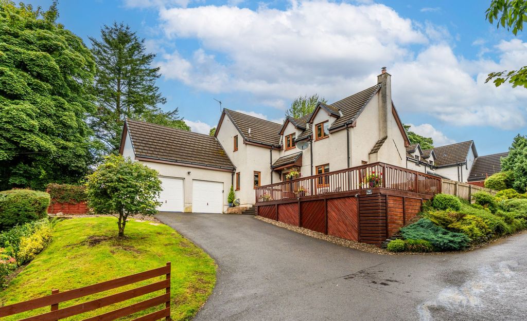 Property photo 1 of 24