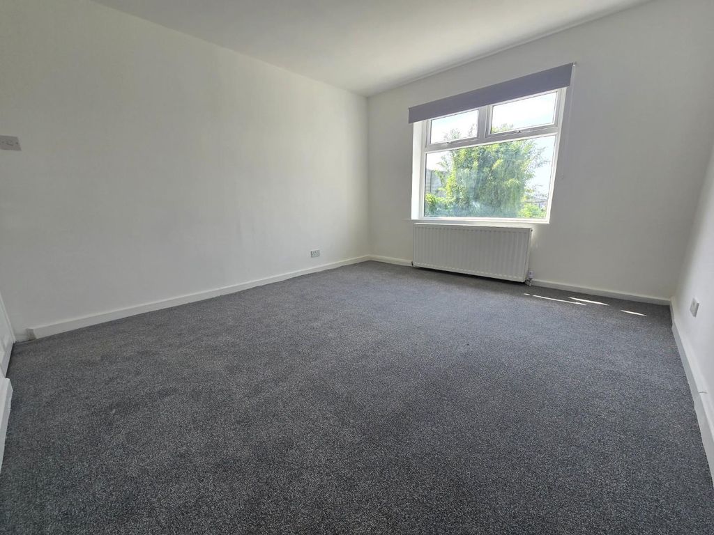 Property photo 2 of 10 Lounge