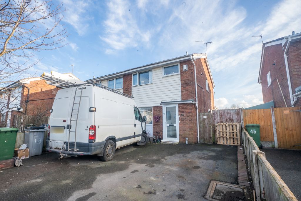Property photo 1 of 27
