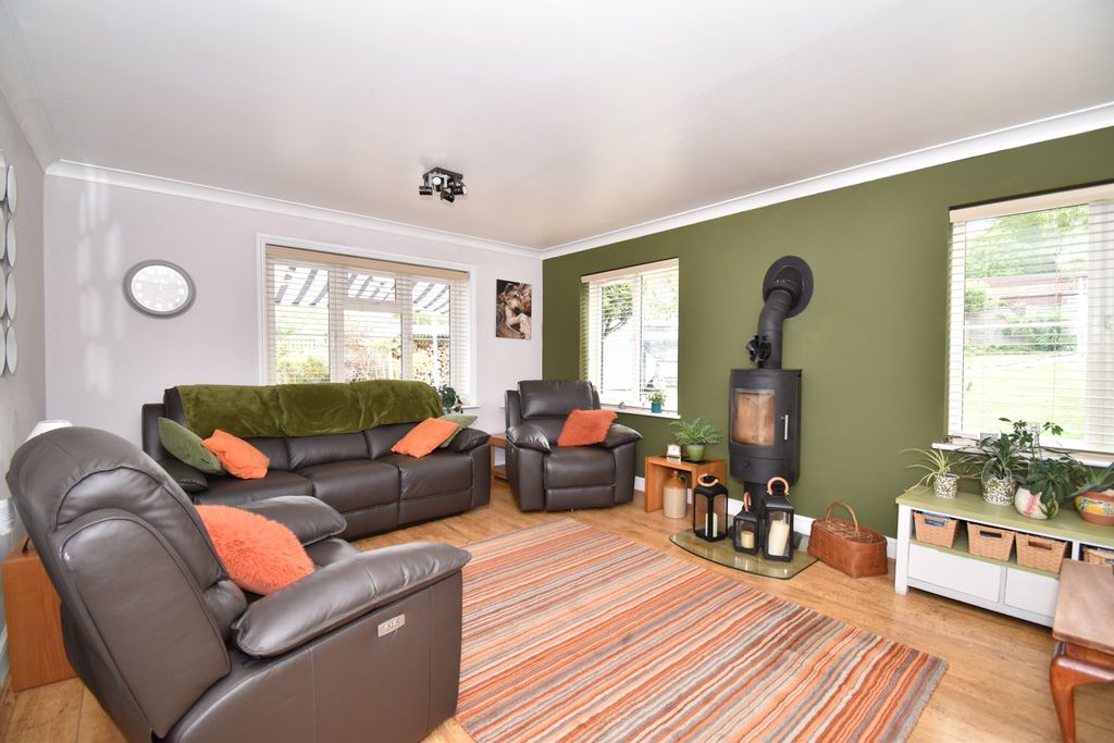 Property photo 3 of 40