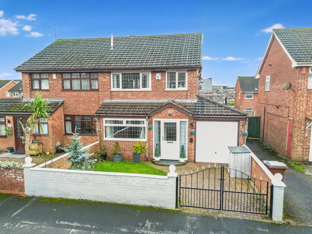 Property photo 1 of 14 Front