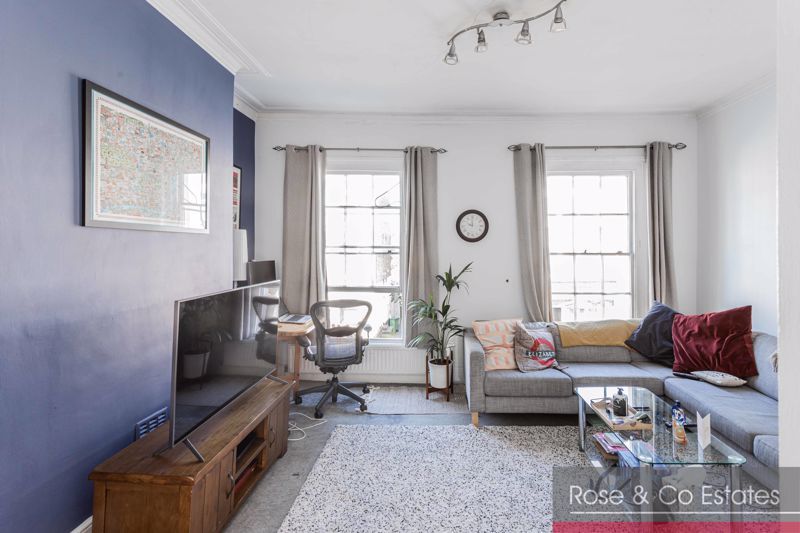 Property photo 1 of 14 Photo 9