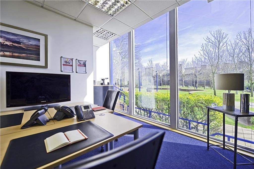 Property photo 2 of 5 Serviced Office To Rent In High Street, Potters Ba