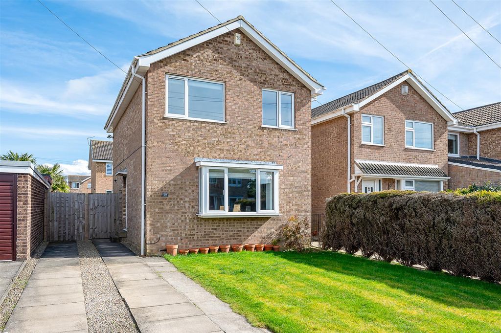 Property photo 1 of 13 External