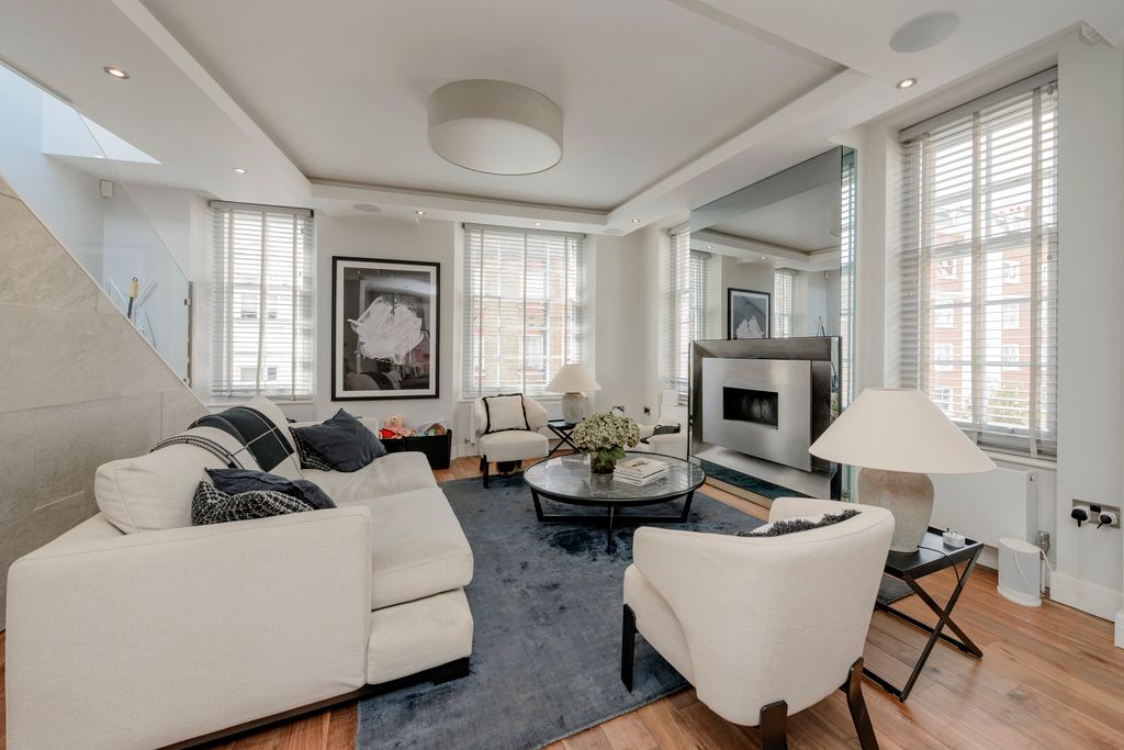 Property photo 3 of 10 Ff&amp;2Ff@6 Marylebone St-8812.Jpg