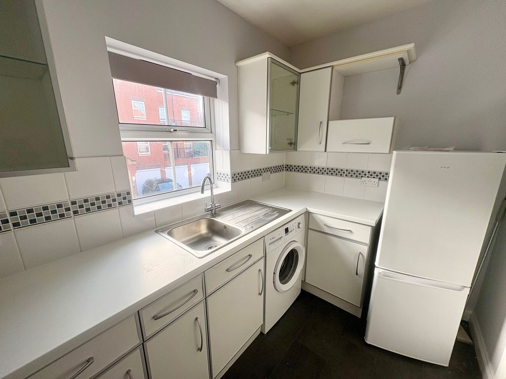 Property photo 3 of 9 Kitchen