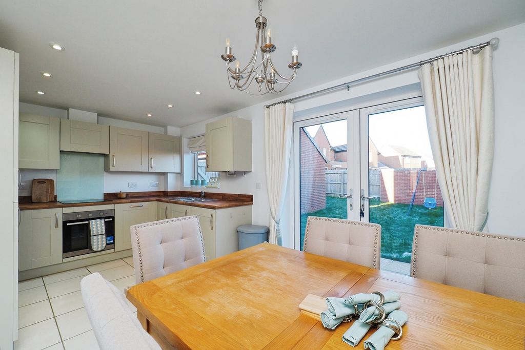 Property photo 3 of 17 Pbox-Img.Jpg