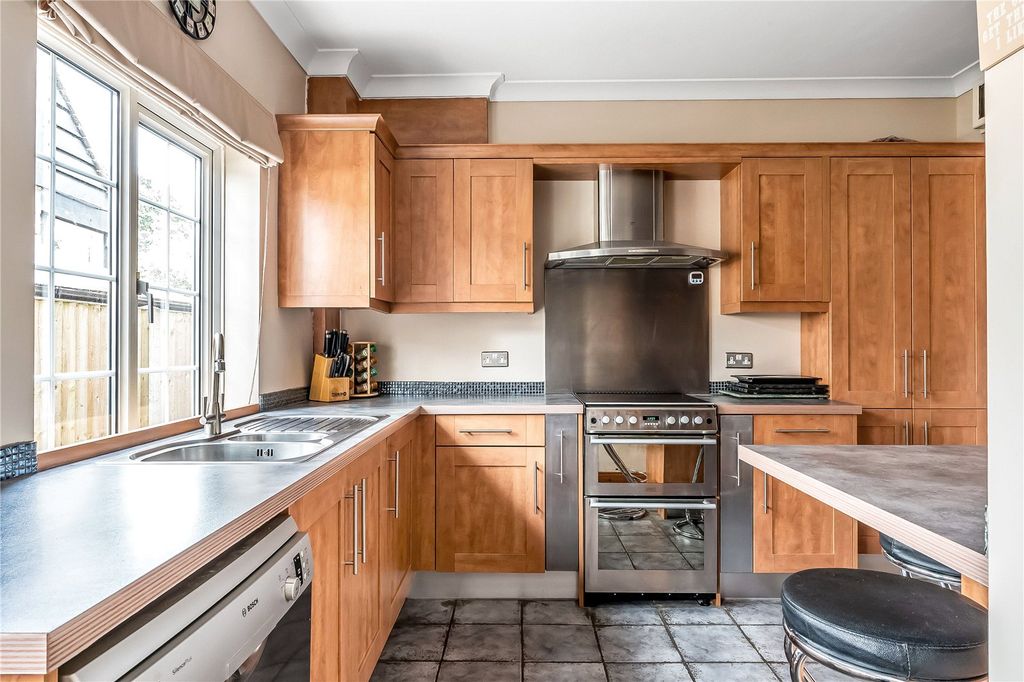 Property photo 3 of 14 Kitchen