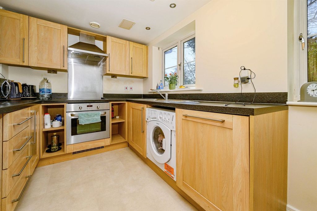 Property photo 2 of 12