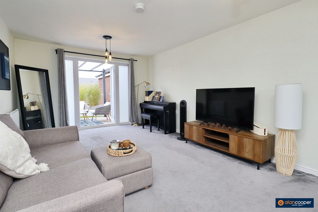 Property photo 2 of 31 4449163