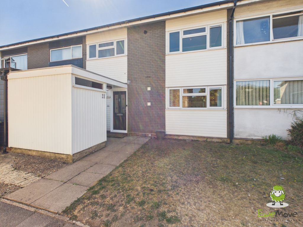 Property photo 2 of 21 Ewemove Estate Agents Basingstoke - 26 West Ham Cl