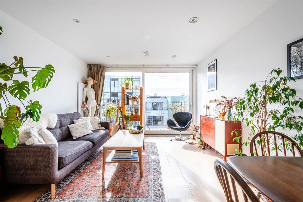 Property photo 2 of 11