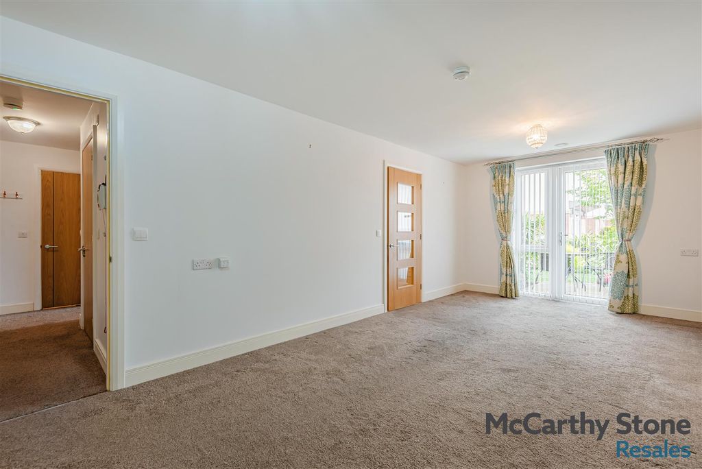 Property photo 3 of 27 8690736-Interior06.Jpg