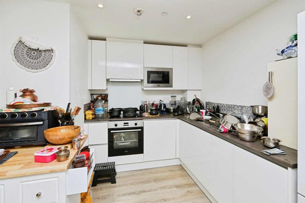 Additional image 8 of 2 bed flat for saleBilsborrow Avenue, Derby DE1