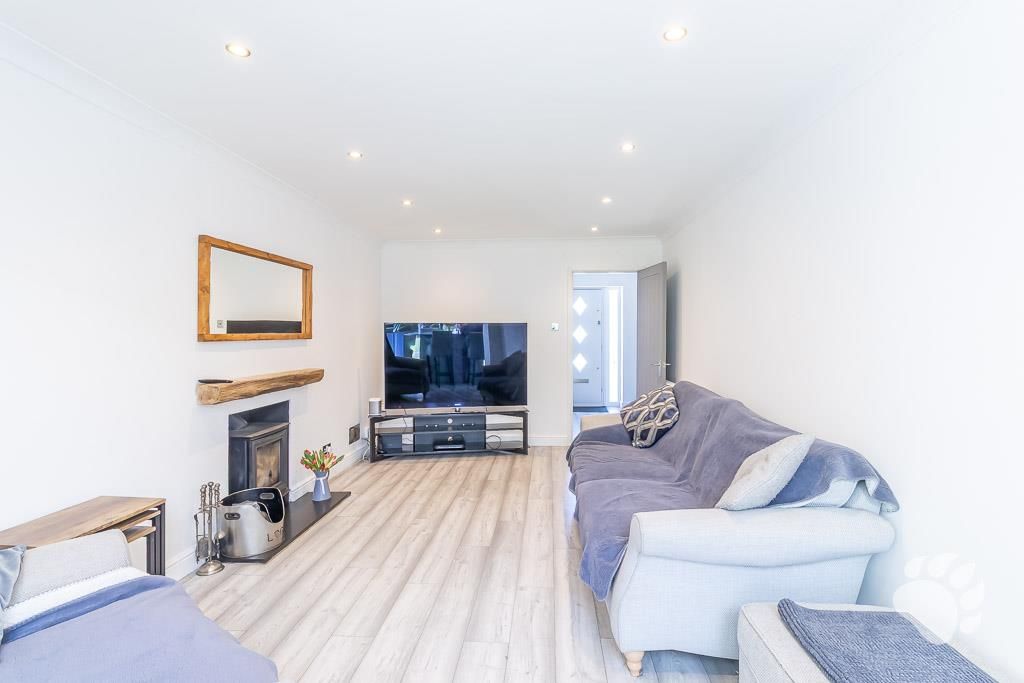 Property photo 3 of 25 Lounge