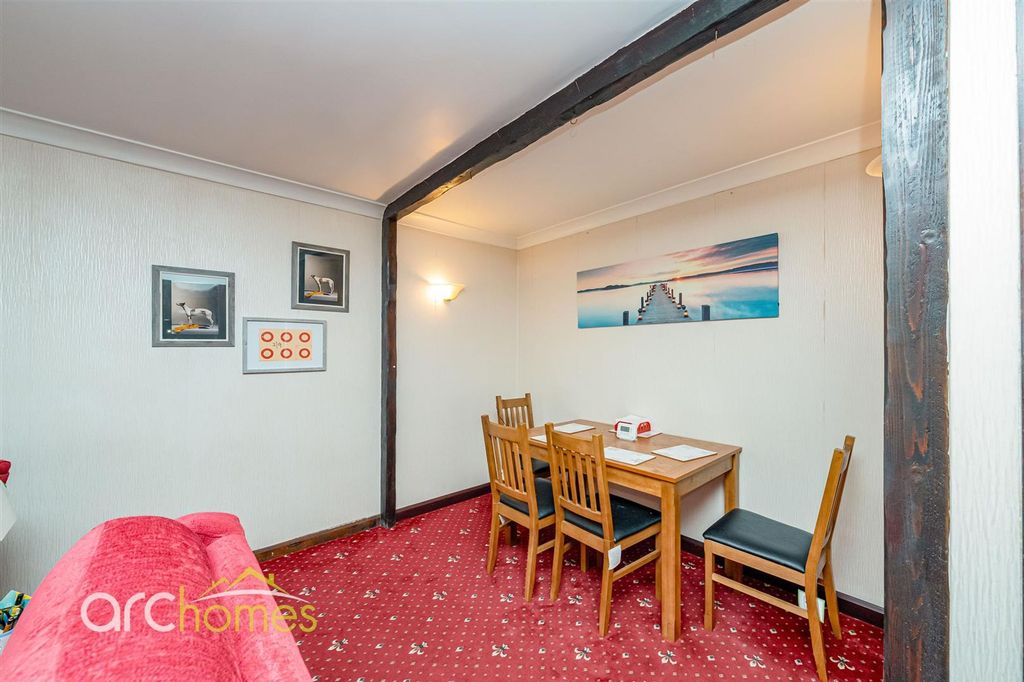 Property photo 3 of 24 Stjames-8.Jpg