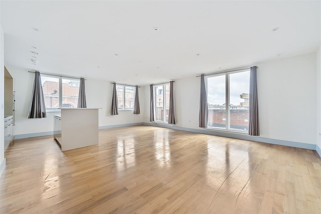 Property photo 2 of 15 Kitchen / Living Room