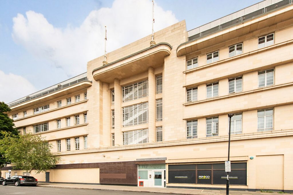 Property photo 1 of 9