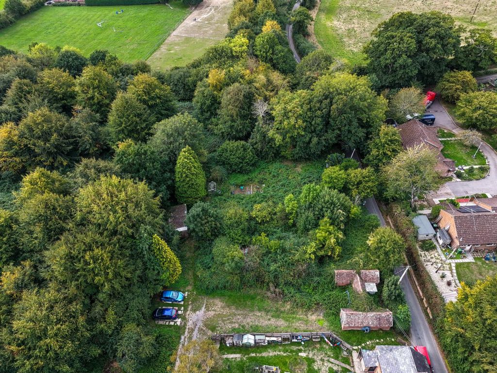 Property photo 1 of 4 -6Ab1004726069-l-14-6Aad0B1671c29-1524102-1A0B3De5