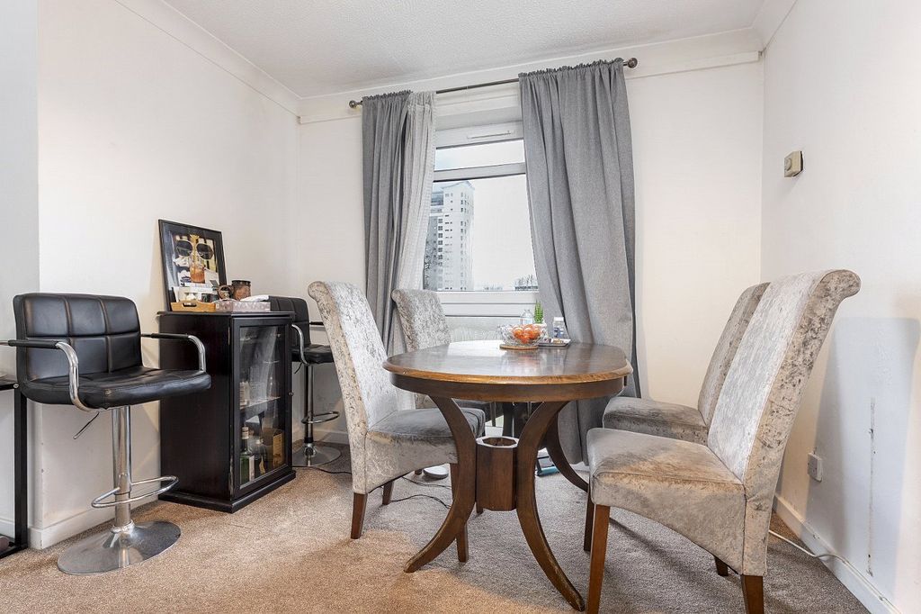 Property photo 3 of 17 Picture No. 11