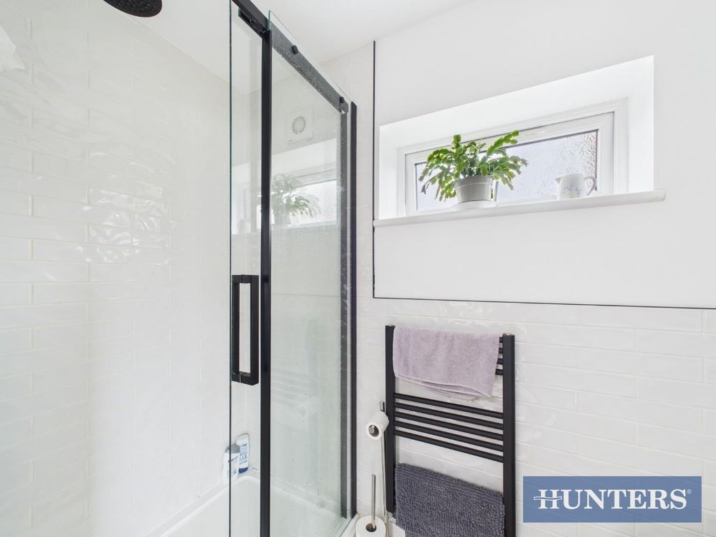 Property photo 3 of 19 Downstairs Cloakroom Alt