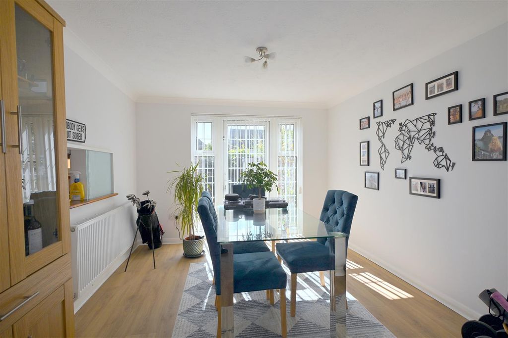 Property photo 3 of 18 Dining Room